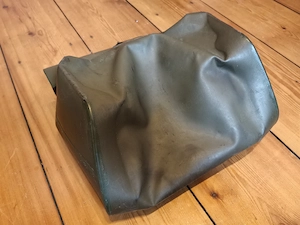 Militaria Bundeswehr Gasmaske mit Filterpatrone und Feldtasche Bild 6