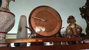 Uhr von Marquardt mit nachträglich eingebauten Batterielaufwerk