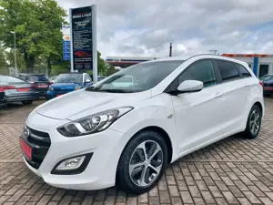Hyundai i30 cw blue 1.6 CRDi Kombi Automatik Klima M+S