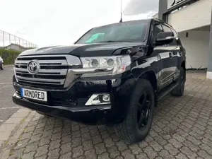 Toyota Land Cruiser 200SHIELD*VR9/B7*TACTICAL*GEPANZERT