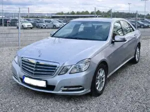 Mercedes-Benz E 200 E 200 CDI DPF BlueEFFICIENCY 7G-TRONIC