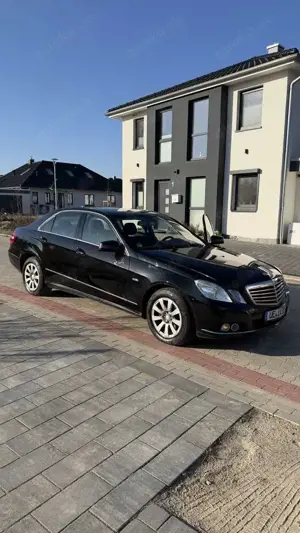 Mercedes-Benz E 220 CDI DPF BlueEFFICIENCY Automatik Elegance