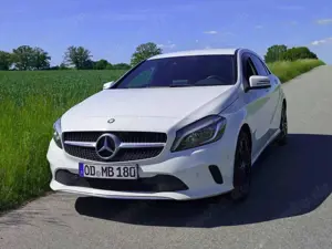 Mercedes-Benz A 180 A-Klasse (BlueEFFICIENCY) 7G-DCT Urban