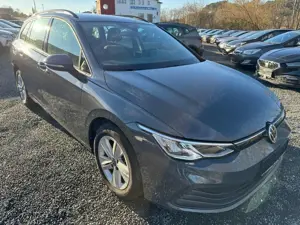 Volkswagen Golf VIII Variant 1.0 eTSI *DSG*LIFE*AHK*PDCHI+V