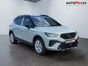 SEAT Arona FR 1.5 TSI DSG Mo26 ACC 2Zokl 2xPDC Kam SHZ Ful...