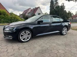 Skoda Superb Lim. 2.0 TDI Style DSG *Leder+Xenon+Canto