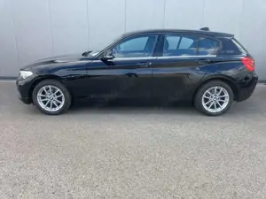 BMW 118 i Automatik *Sportsitz*PDC*Navi*