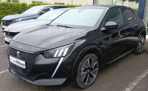 Peugeot 208 GT Elektromotor 136 Sommer/ Winterräder auf Alufelgen Scheckheft gepflegt