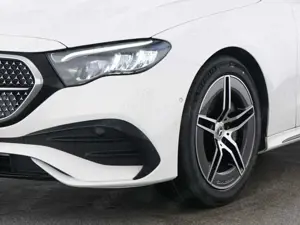 Mercedes-Benz E 220 T d AMG-ADVANCED NIGHT AHK DISTRONIC PANO
