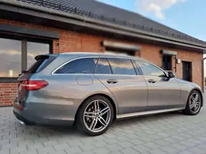 Mercedes-Benz E 220 E 220 d T 9G-TRONIC AMG Line