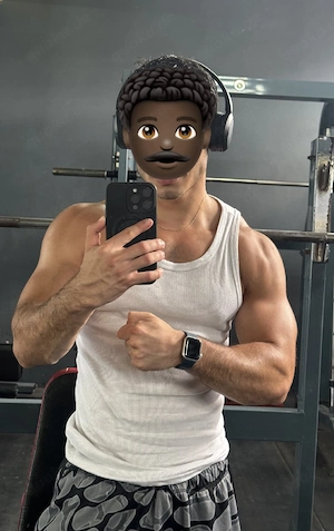 Ich bin bei guter Gesundheit, 1,75 m groß, schlank, schwul, aktiv und in guter Form. Ich bin Atlanti