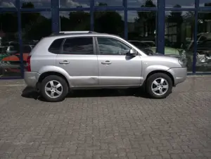 Hyundai TUCSON 2.0 GLS (2WD)