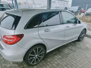 Mercedes-Benz B 200 B 200 (BlueEFFICIENCY) 7G-DCT