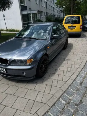 BMW 320 320i