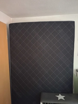 Matratze schwarz