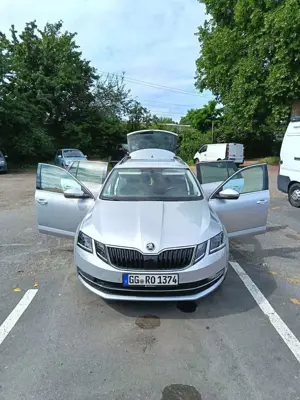 Skoda Octavia Combi 2.0 TDI DSG Drive