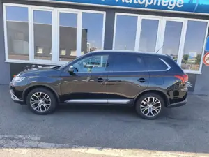 Mitsubishi Outlander 2.2 DI-D 4WD Aut. Plus Bild 3