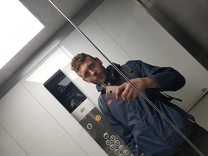 Suche sie die jetzt sofort ein Taxi ruft, zu mir kommt und mit mir die restliche Nacht verbring