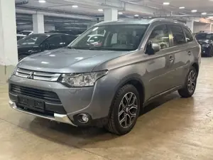 Mitsubishi Outlander 4WD 7Sitzer~Leder~Xenon~Klima~Automatik
