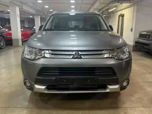 Mitsubishi Outlander 4WD 7Sitzer~Leder~Xenon~Klima~Automatik Bild 3
