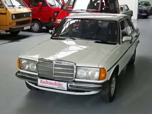 Mercedes-Benz Baureihe 123 Baureihe 123 200