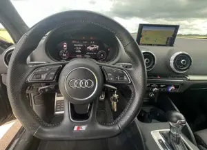 Audi A3 2-fach S-Line-Paket virtuel cockpit