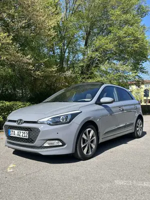 Hyundai i20 Style TÜV NEU - 1.4 - 6Gang - 101ps - Panorama