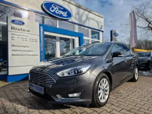 Ford Focus Turnier Titanium*PDC*Winterpaket*