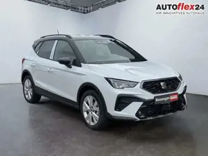 SEAT Arona FR 1.5 TSI DSG Mo26 ACC 2Zokl 2xPDC Kam SHZ Ful...