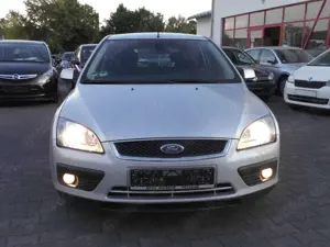 Ford Focus Focus 5-Türer 1.6. KLIMA.TEMPOMAT .TÜV 05.2027