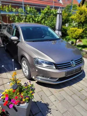 Volkswagen Passat 1.8 TSI Comfortline, kein Rost.  Lohnt sich!!!!