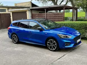 Ford Focus Turnier 1.0 EcoBoost ST-Line 125 PS, Blau +Zubehör