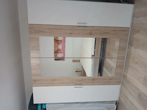 Sachlafzimmer mit Kleiderschrank 