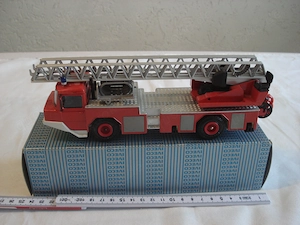 Iveco Feuerwehr Drehleiter Metall von Gama neuwertig OVP 25cm