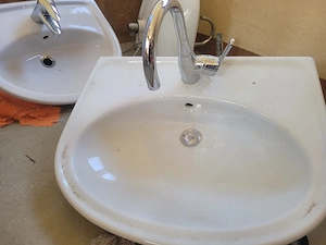 sehr gut  erhalten  waschbecken 