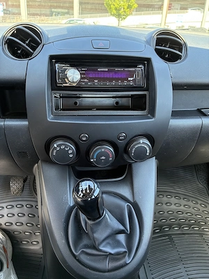 Mazda2 1.3 Benziner 75PS TÜV 10 2026 Klimaanlage Sehr gepflegt