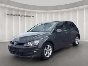 Volkswagen Golf VII Lim. Cup*DSG*Navigation*AHK*Allwetter*