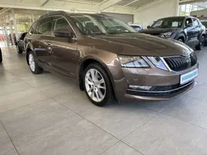 Skoda Octavia 1.5 TSI ACT Style AHK NAVI KAM LED DSG LEDER