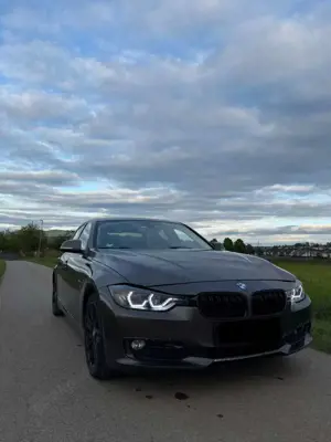 BMW 320 BMW F30 320i Efficient Dynamics