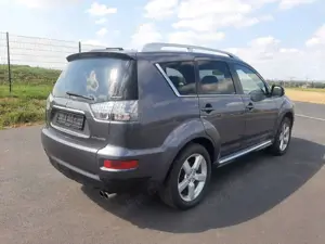 Mitsubishi Outlander 2.2 DI-D Invite 4WD TC-SST, Klima,AHZV Bild 5