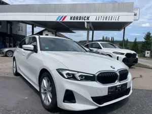 BMW 320 iA TOURING G21LCI/SPORTSITZ/AHK/CAM/ACC