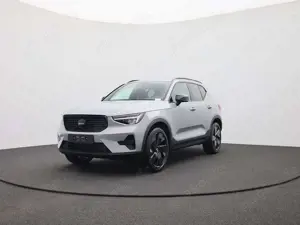 Volvo XC40 2.0 Black Edition Plus B4 Mild-Hybrid 197PS Aut...