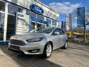 Ford Focus Turnier Titanium*PDC*Winter-Paket*RFK*