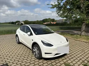 Tesla Model Y RWD, AHK, 2 Radsätze, 1. Hand