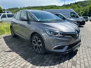 Renault Scenic Intens 8fach bereift inkl. Anhängerkupplung