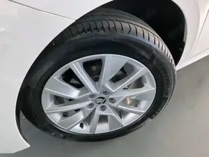 Skoda Kamiq 1.0 TSI Clever - CarPlay/ Sitzh./ PDC hi.