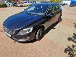 Volvo V60 V60 D4 Geartronic Summum - Lederausstattung, Service, Tüv  Neu