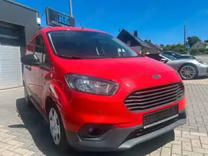 Ford Transit Courier Benziner