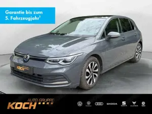 Volkswagen Golf VIII 2.0TDI Active DSG Navi LED AHK Pano