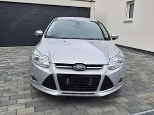 Ford Focus Focus Fließheck 1.6 EcoBoost Start-Stopp-System Titanium